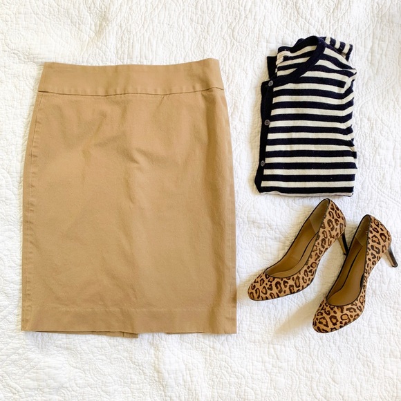 Banana Republic Dresses & Skirts - Banana Republic Tan Khaki Pencil Skirt